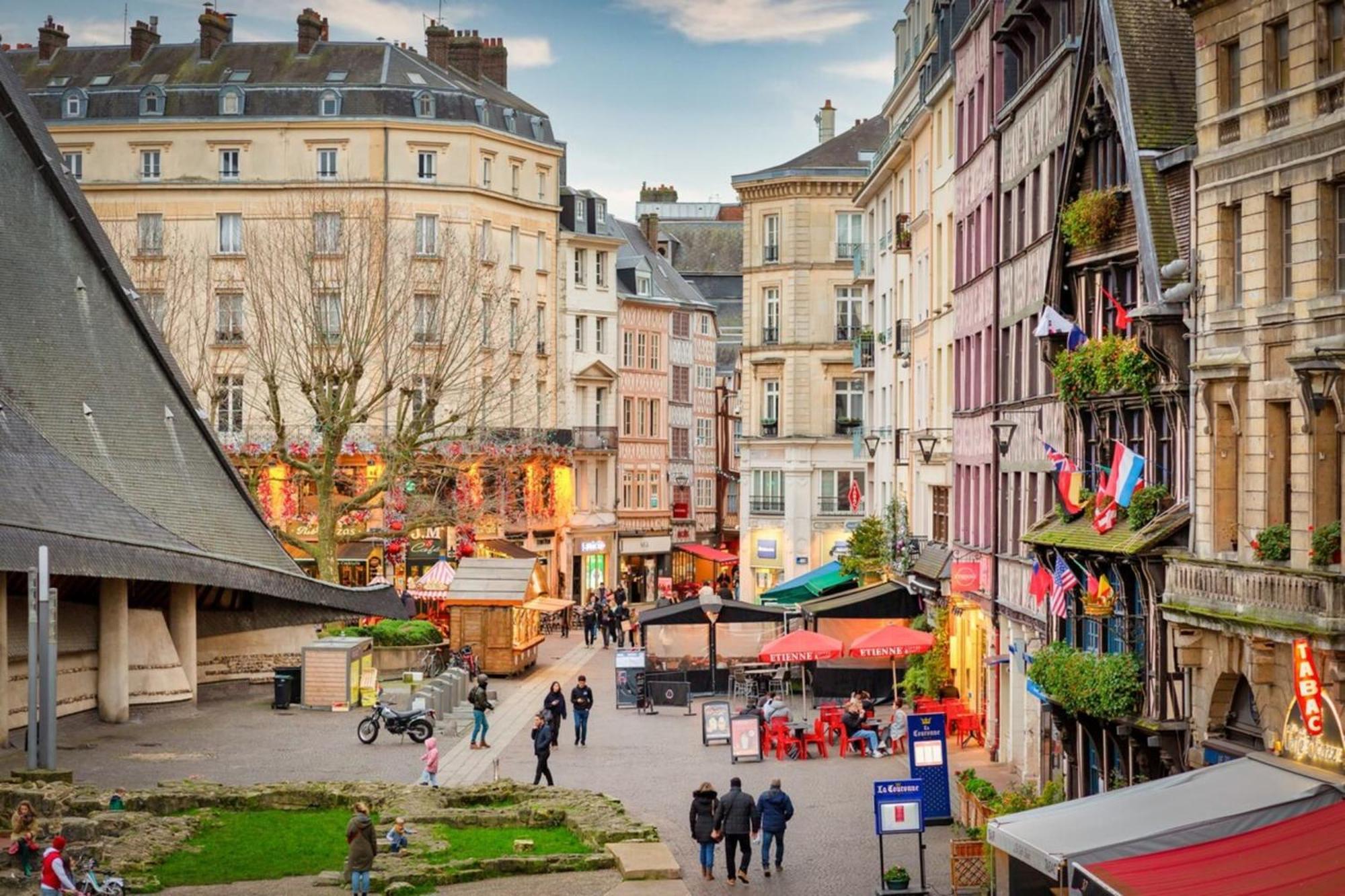 Vieux Marche Sublime Avec Ascenseur