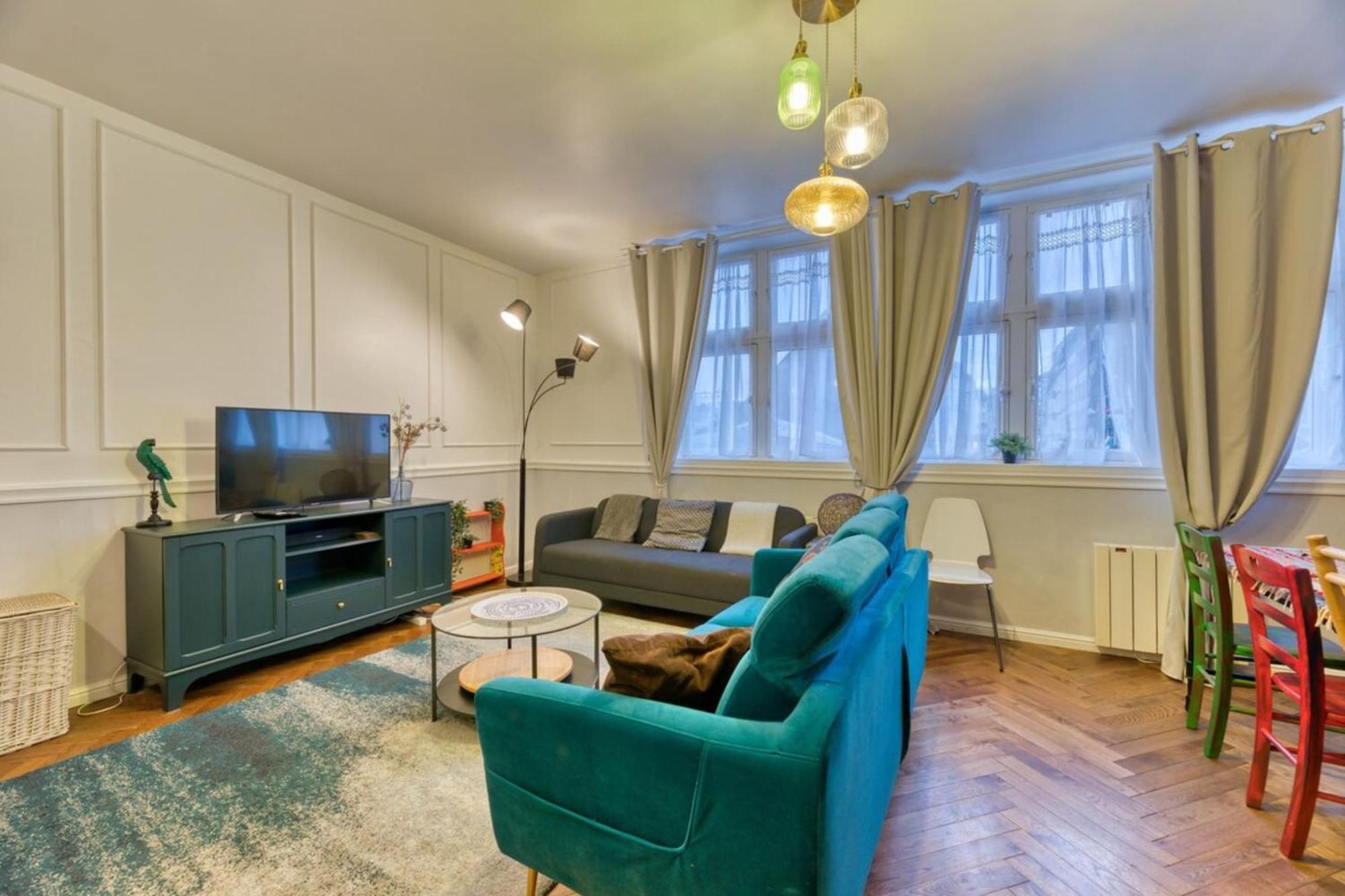 Vieux Marche Sublime Avec Ascenseur Apartment